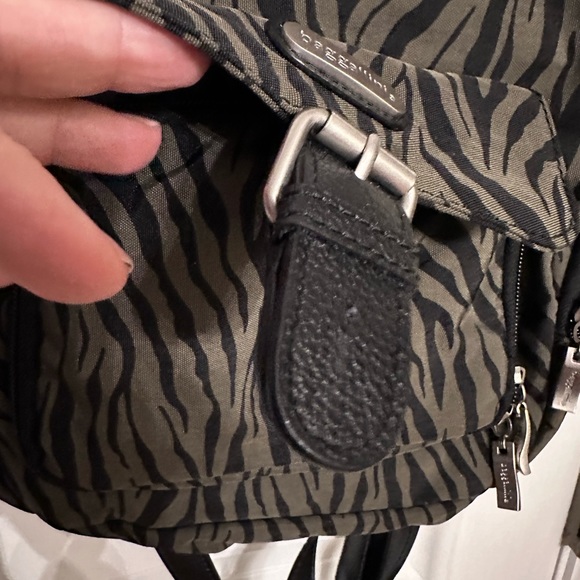 Baggallini small animal print NWOT tags backpack. - Picture 6 of 11